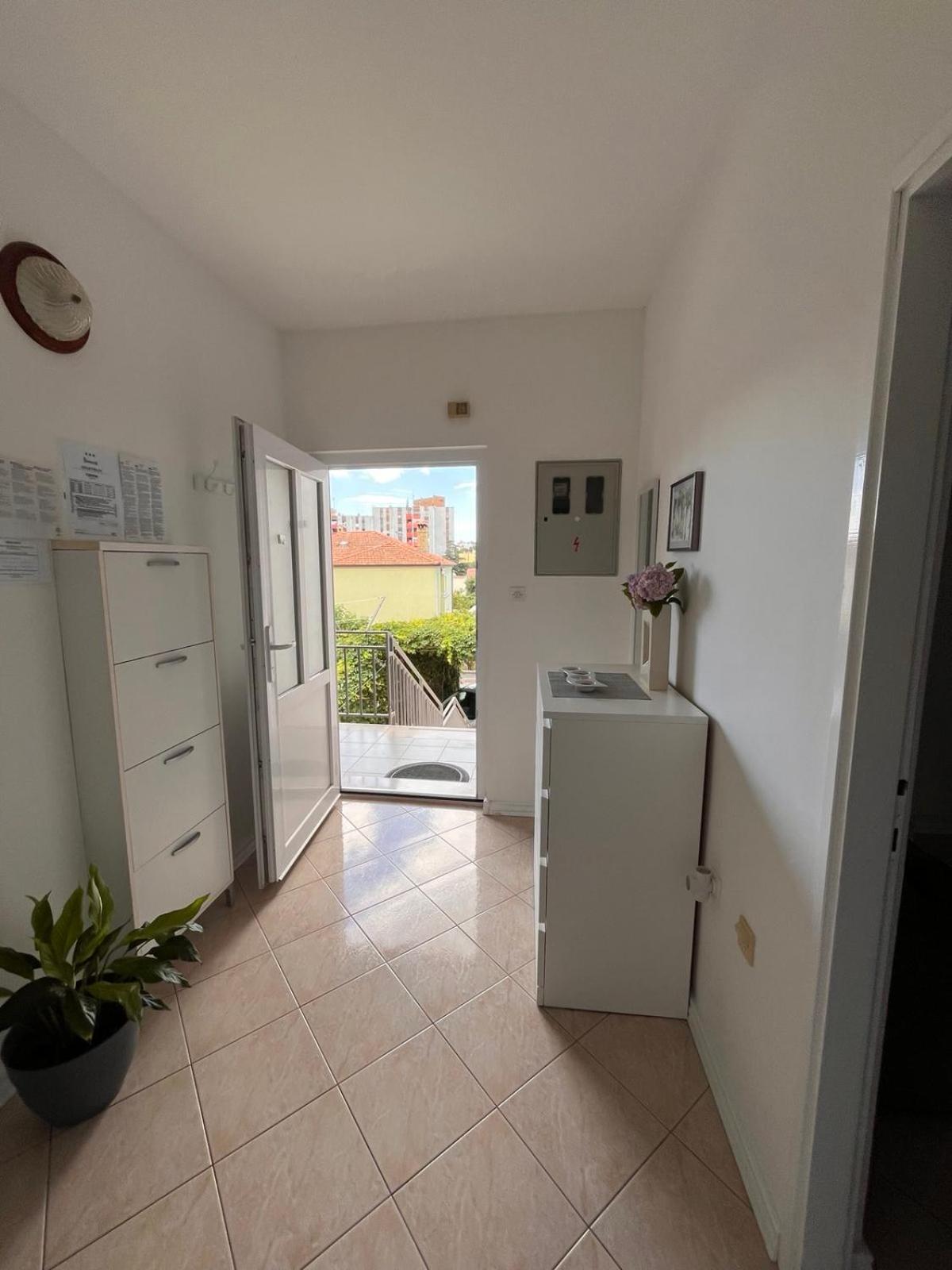 Apartments Mirijana Pola Esterno foto