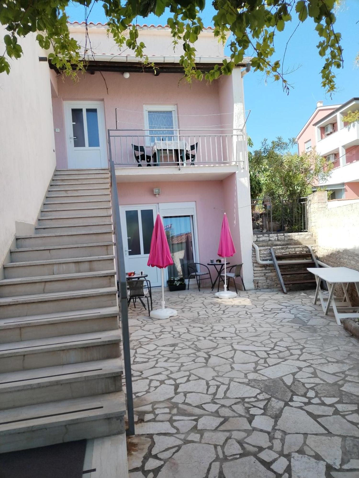 Apartments Mirijana Pola Esterno foto