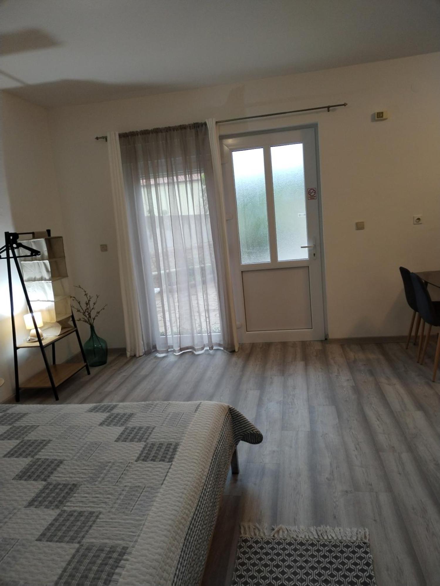 Apartments Mirijana Pola Esterno foto